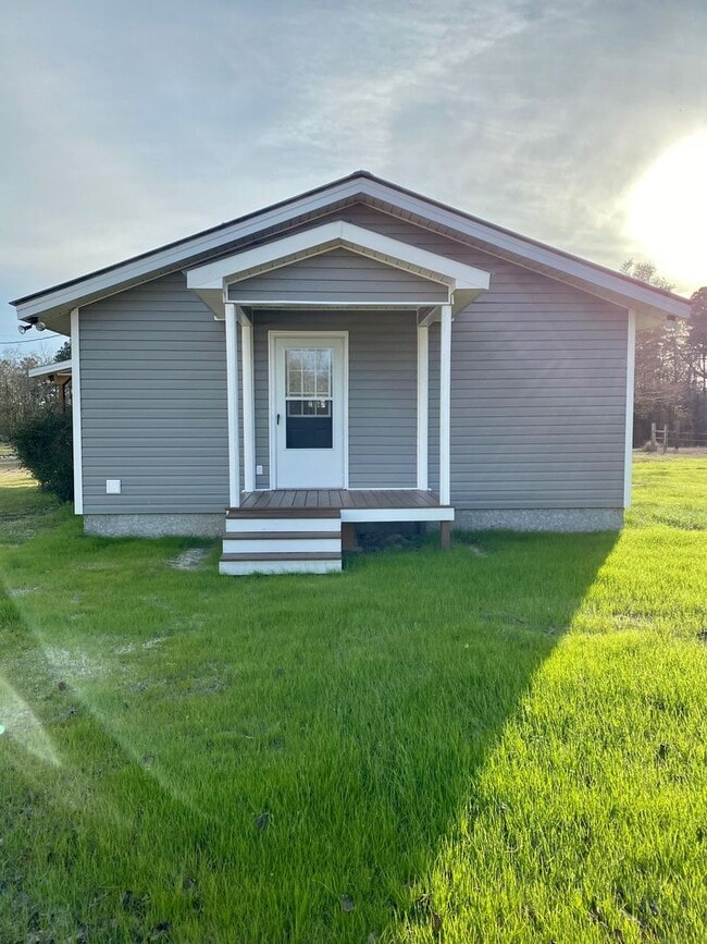 Building Photo - Amazing property! Dreamy wraparound porch!...
