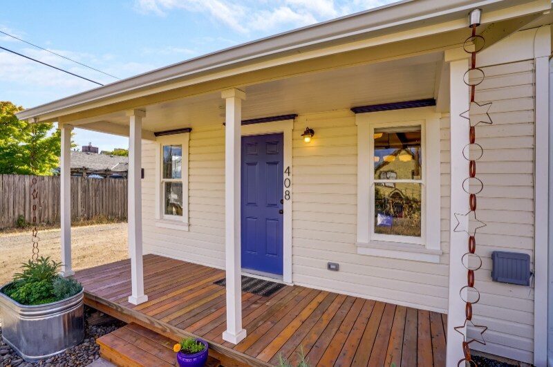 Building Photo - 731 SW Elm St