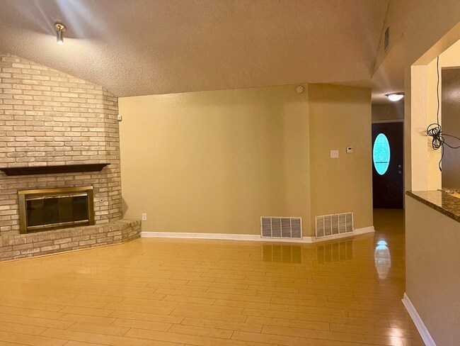 Building Photo - Beautiful 3 Bedroom Home with Covered Patio in Ridge Creek