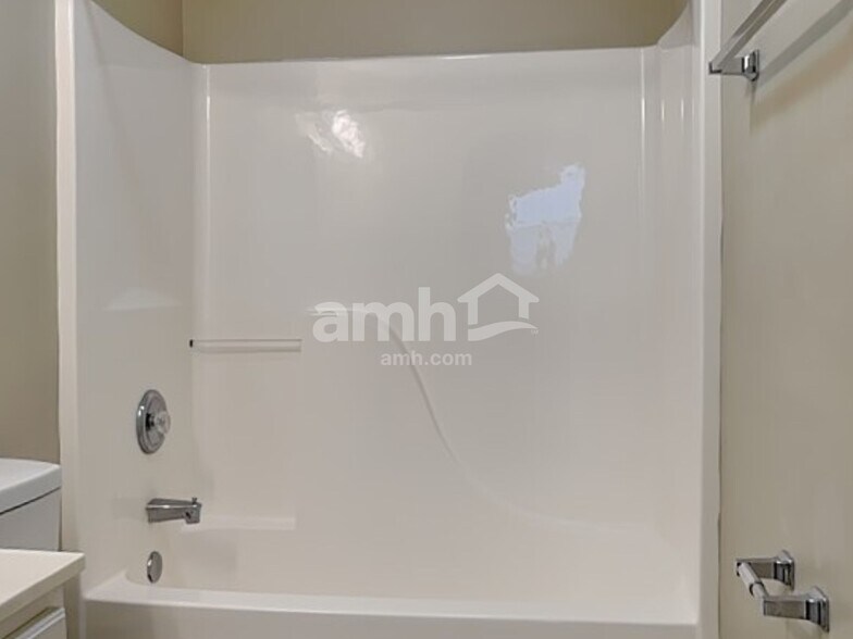 Building Photo - 6845 Watergreen Ct