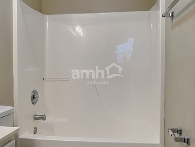 Building Photo - 6845 Watergreen Ct