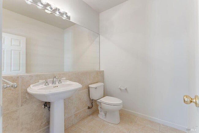 Building Photo - 205 Saddle Wood Dr