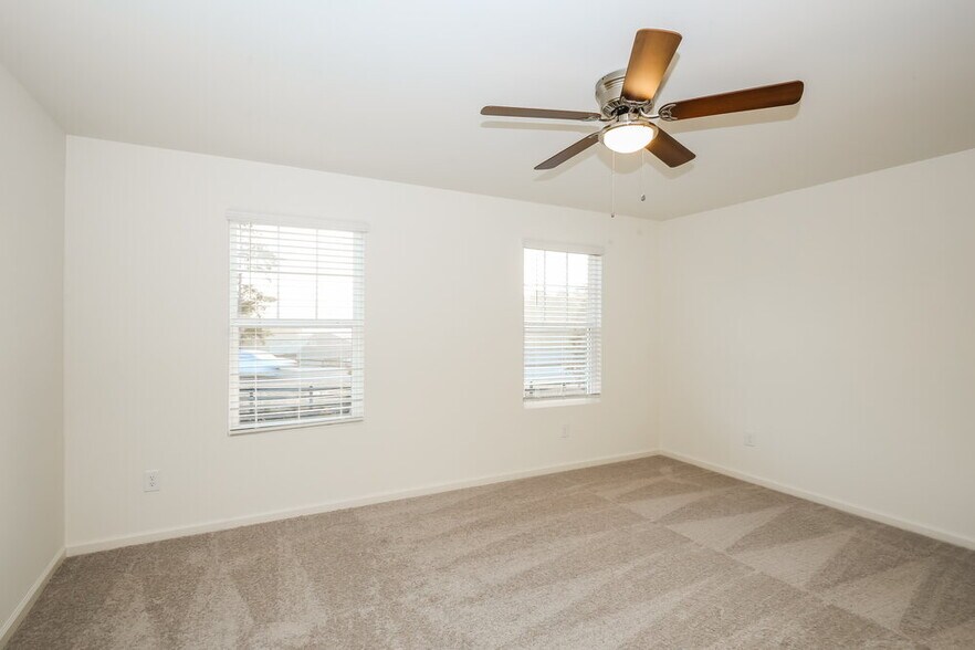 Building Photo - 153 Hargrave Ave