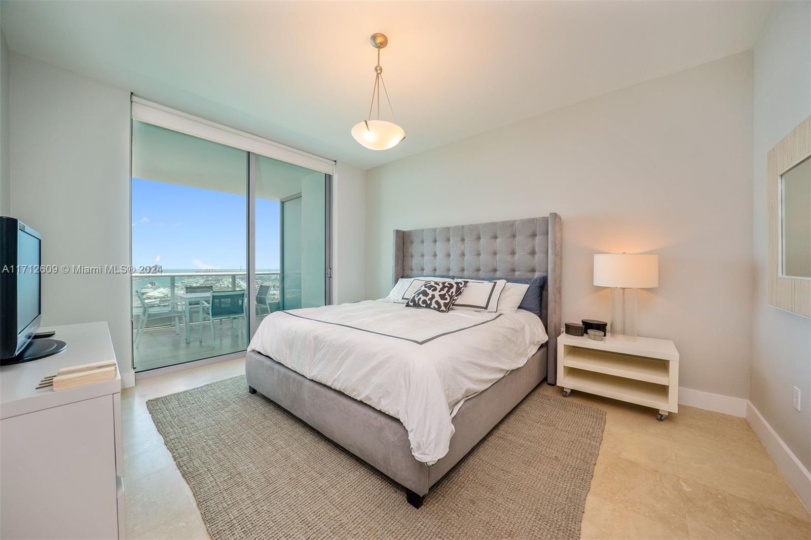 Building Photo - 900 Biscayne