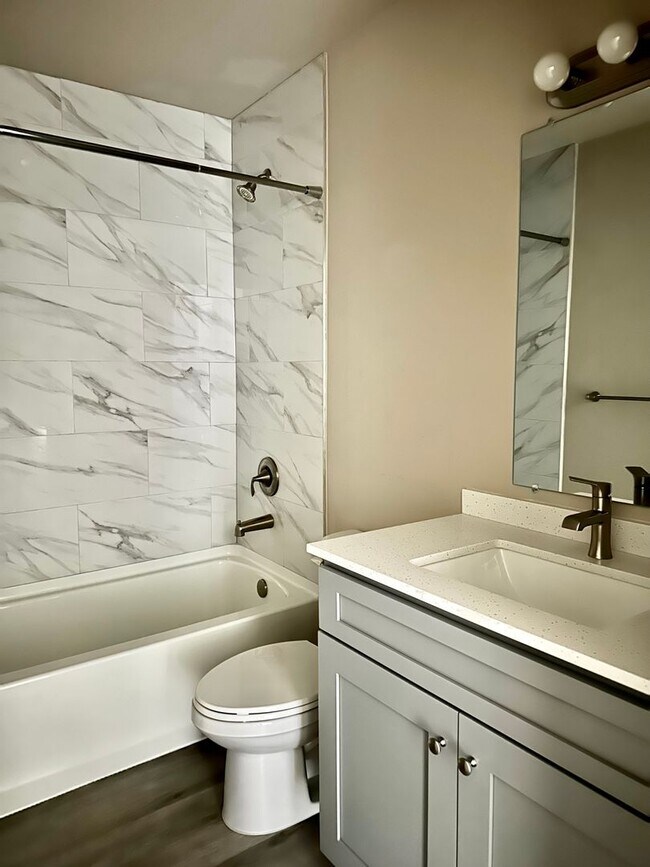 Building Photo - 2BR | 1BA – Washer & Dryer, A/C in Every R...
