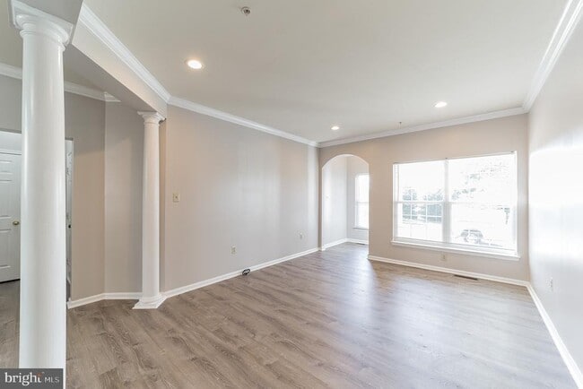 Building Photo - 40 Madison Way