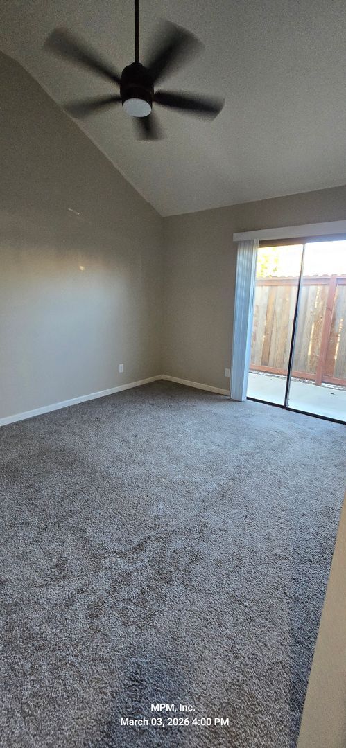 Building Photo - 3 bedroon 2 bath home