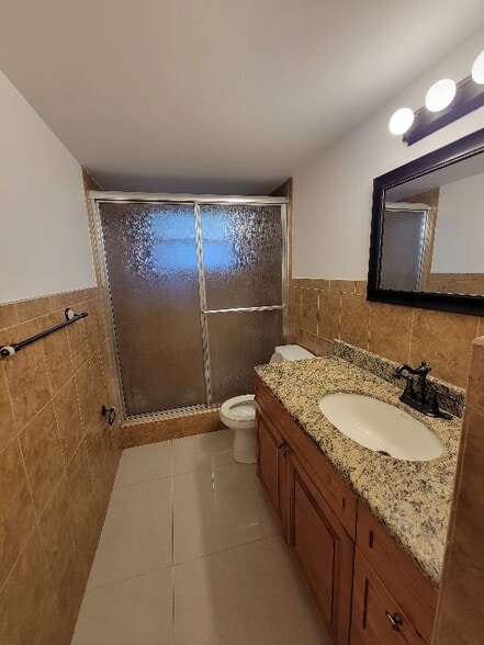 Main Bathroom - 1670 NE 191st St