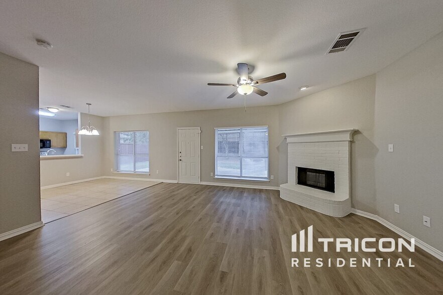 Building Photo - 1505 Yellowbird Ct