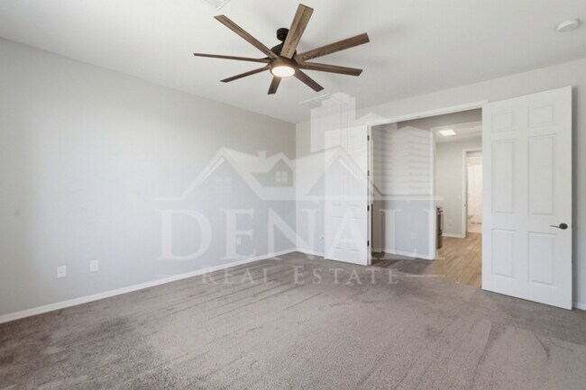 Building Photo - 4220 S Macy Cir