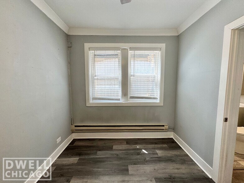 Building Photo - 4208 N Clark St