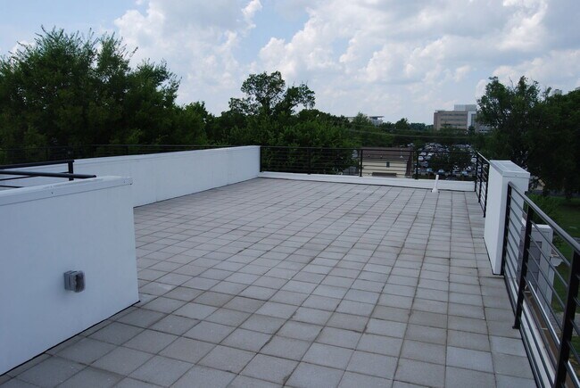 Building Photo - 1109 Porter St