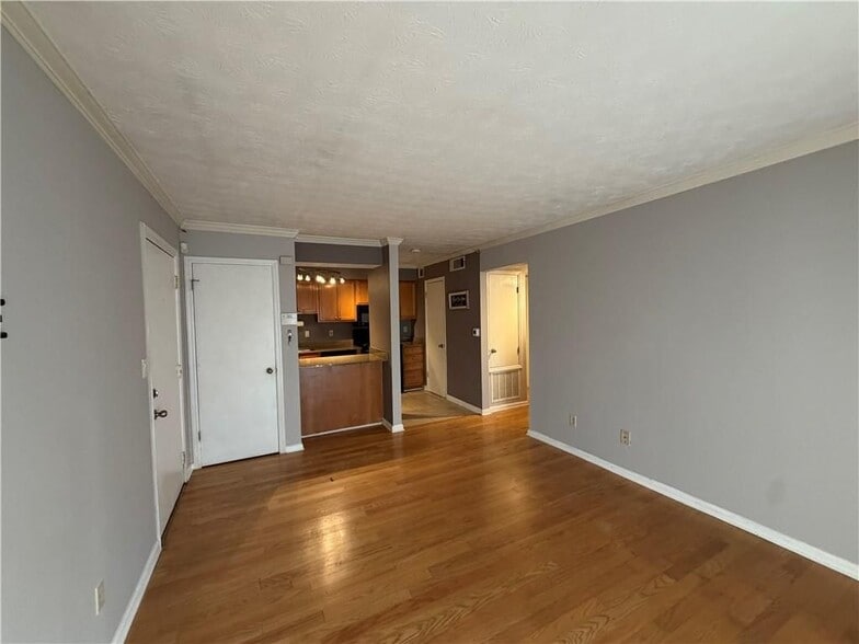 Building Photo - 3160 7 Pines Ct