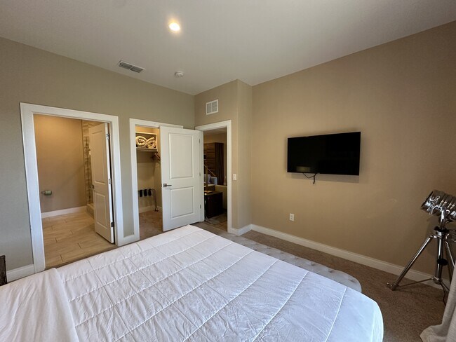 Building Photo - 7510 Brooklyn Dr