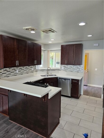 Building Photo - 9321 Salem Ave