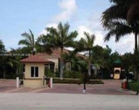 Building Photo - 1909 Hibiscus Ln