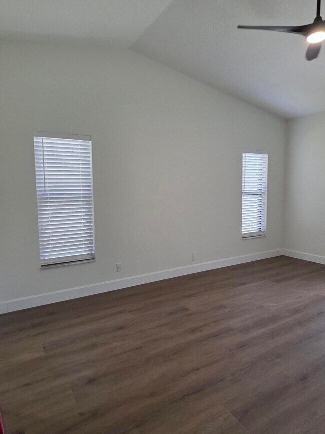 Building Photo - 11354 Island Lakes Ln