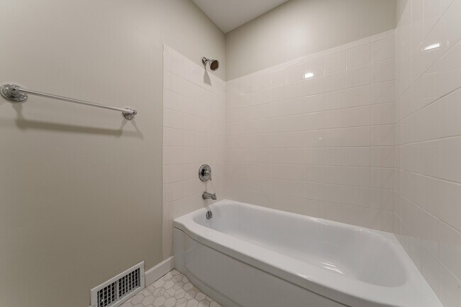 Building Photo - 2659 W Asplin Dr