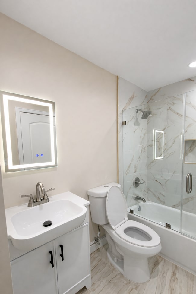 Building Photo - Fully Renovated 3-Bed, 2-Bath Home in Quiet Sylmar Community