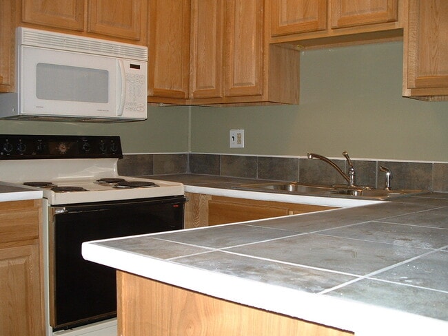 Building Photo - 2 Bedroom Condo Near UTK | Fort Sanders Area