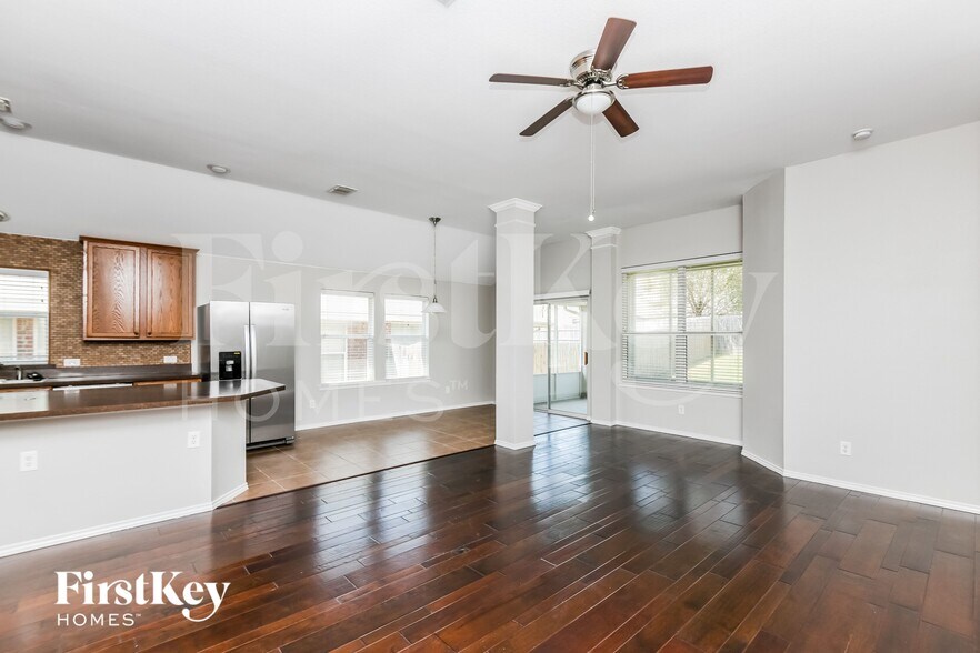 Building Photo - 6109 Paddlefish Dr