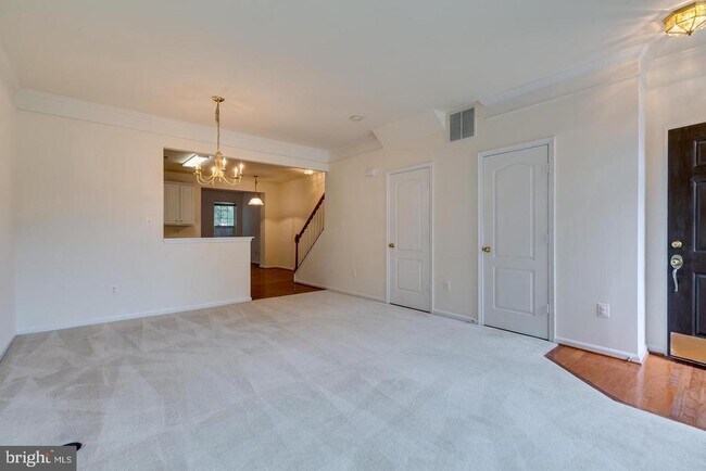 Building Photo - 13129 Park Crescent Cir
