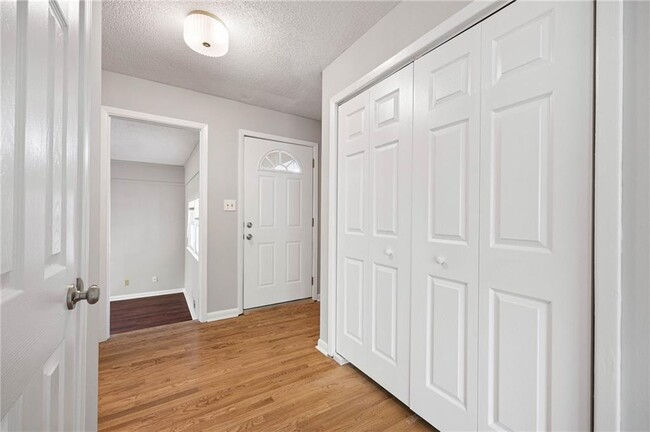 Building Photo - 86 Pioneer Trail