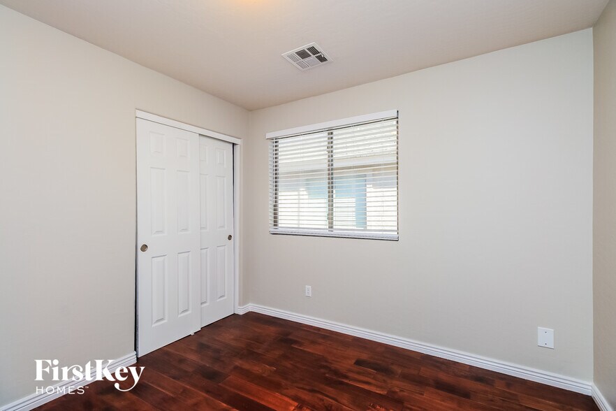 Building Photo - 2693 W Gold Mine Way