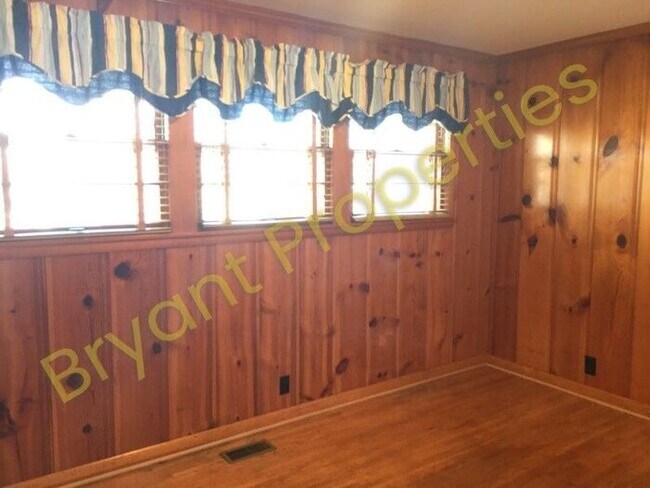 Building Photo - East Nashville - 3-Bedroom 1 Bath