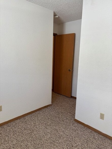 Building Photo - 1180 Golden Dawn Cir