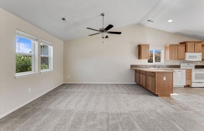 Building Photo - 3525 W 10th Ct