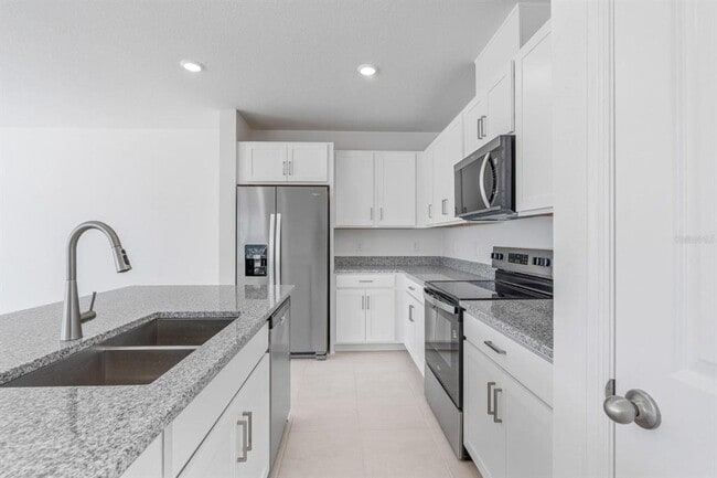 Building Photo - 2775 Raindrop Run St