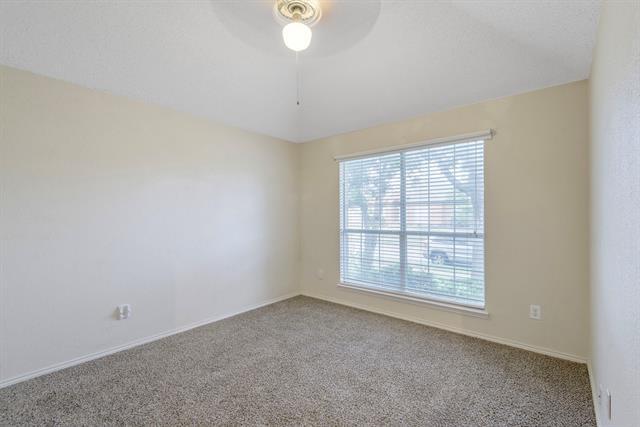 Building Photo - 10217 Max Ln