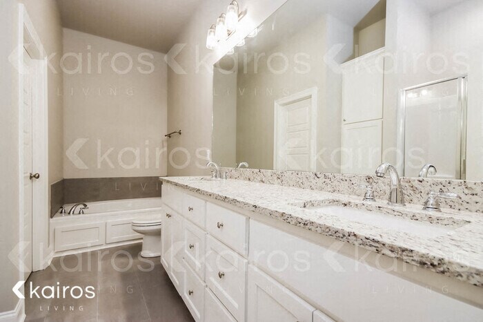 Building Photo - 6422 Roux Dr