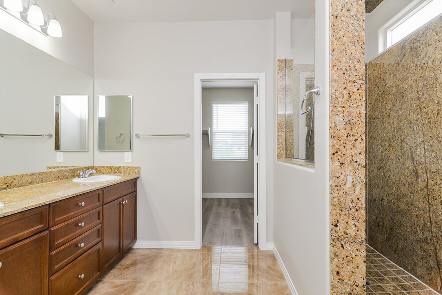 Building Photo - 1109 Buckhorn Cove St