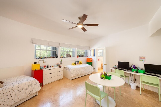 Building Photo - 6205 SW 108th St