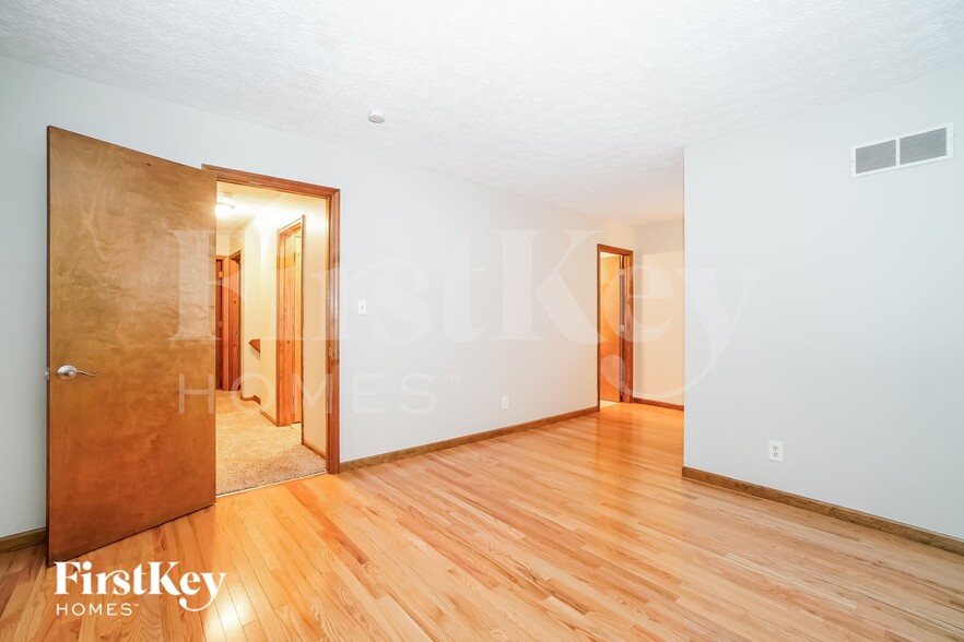 Building Photo - 819 Lindenhaven Ct