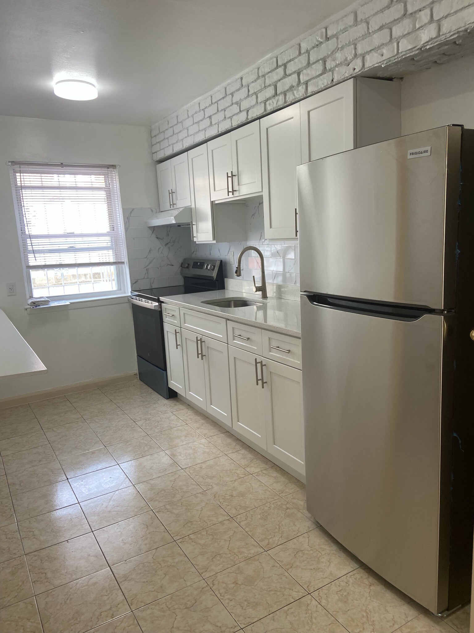 Building Photo - 8815 Pitkin Ave