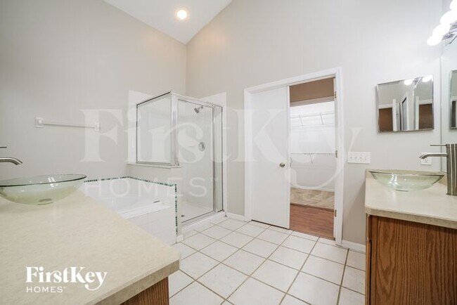 Building Photo - 10515 Goldwater Ln