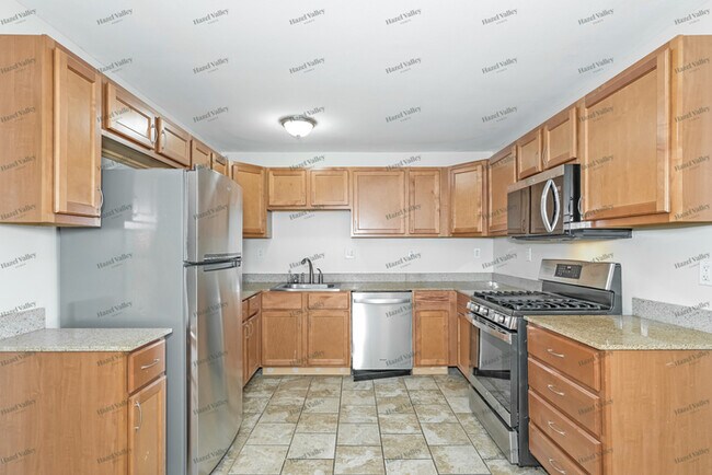 Building Photo - 4938 Tulip Tree Ln