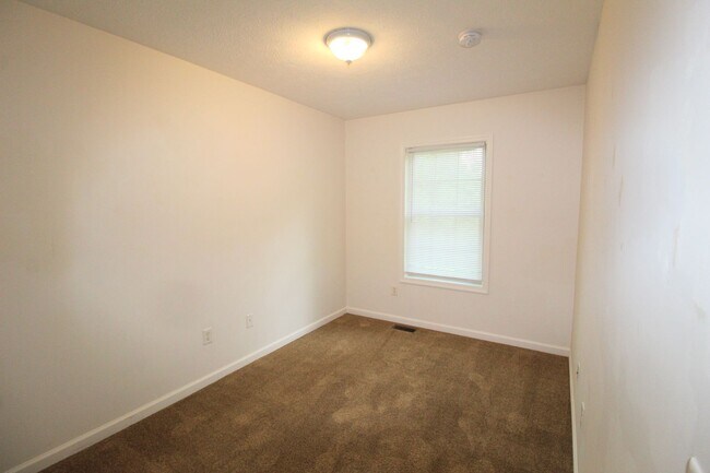 Building Photo - 189 Griffin Ln