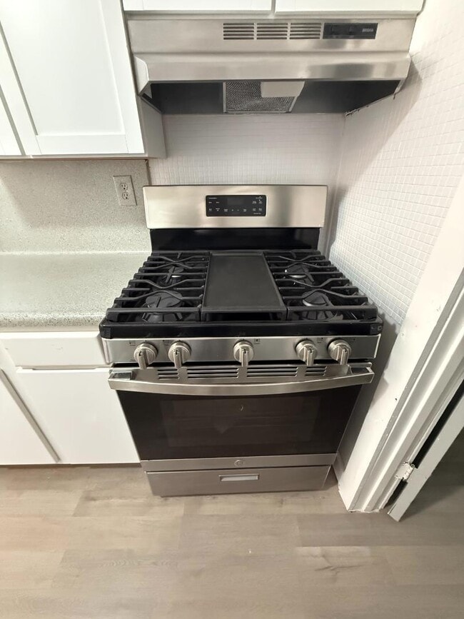 Building Photo - 1910 Escalon Ave