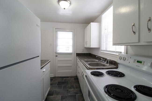Building Photo - 312 E 26th Ave
