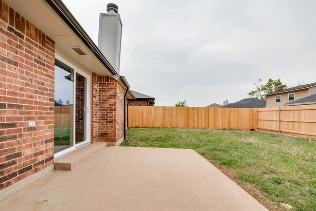 Building Photo - 8321 Breezewood Dr