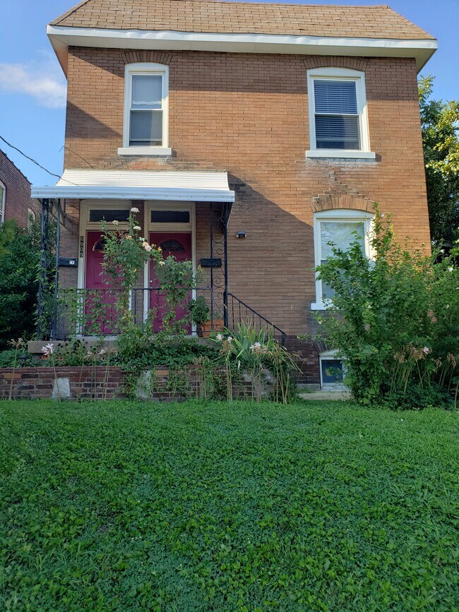 Building Photo - 6909 Bruno Ave