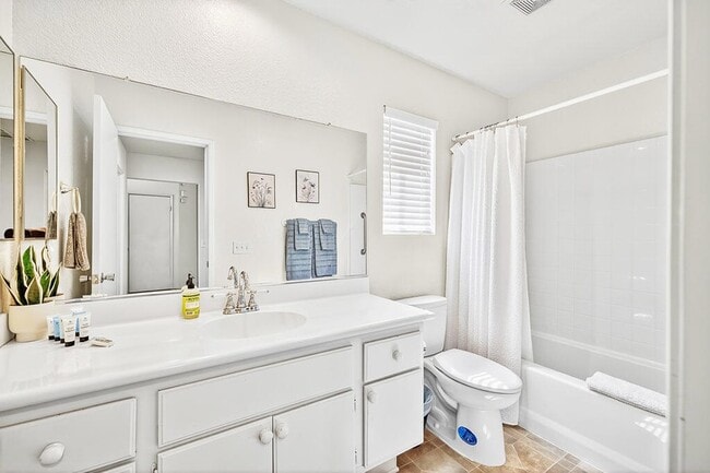 Building Photo - 82587 Delano Dr