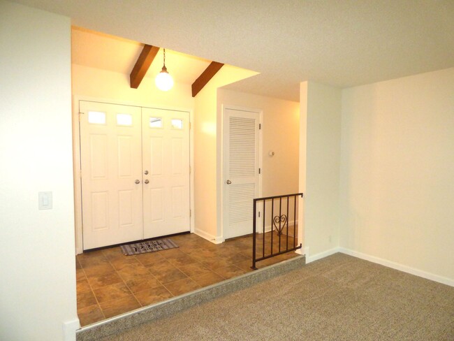 Building Photo - 3 bed 2 bath Home in North Salem