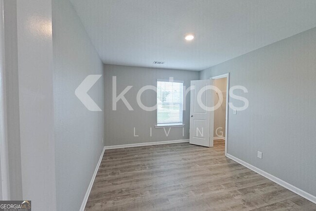 Building Photo - 6008 Argyle Loop