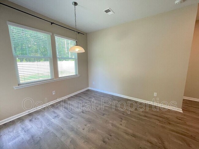 Building Photo - 156 Blackwater Way