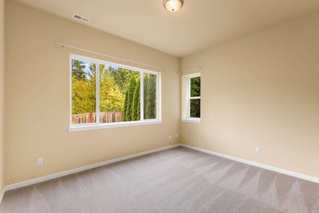 Building Photo - Redmond Stunner!!!